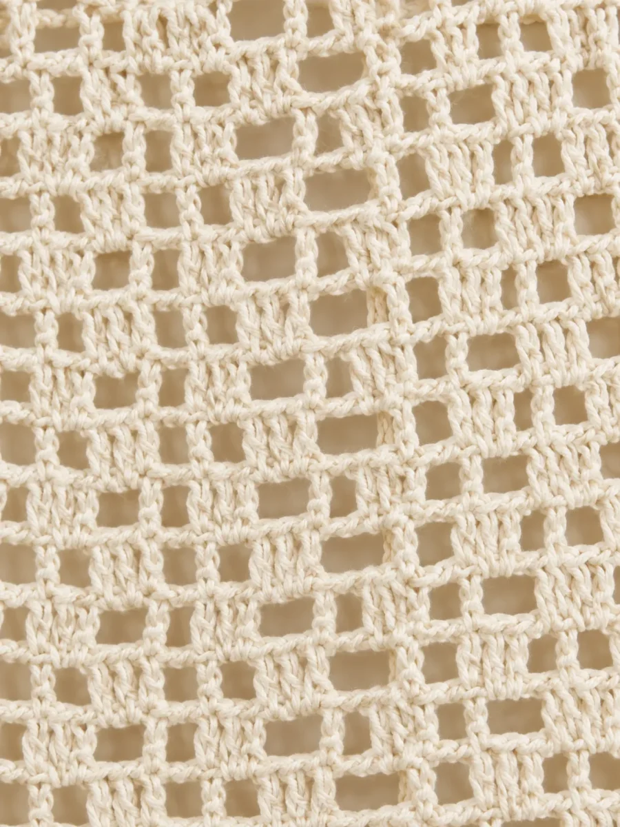 Mesh Halter Maxi, close-up of the stitch